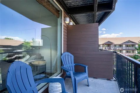 2220 W Woodin Avenue Chelan WA 98816