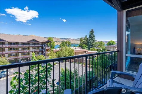 2220 W Woodin Avenue Chelan WA 98816