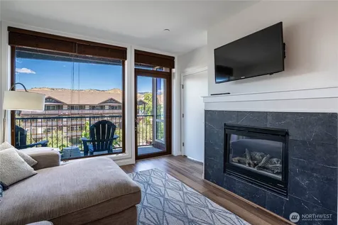 2220 W Woodin Avenue Chelan WA 98816