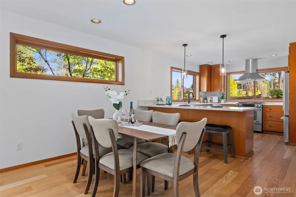 7321 152nd Avenue NE Redmond WA 98052