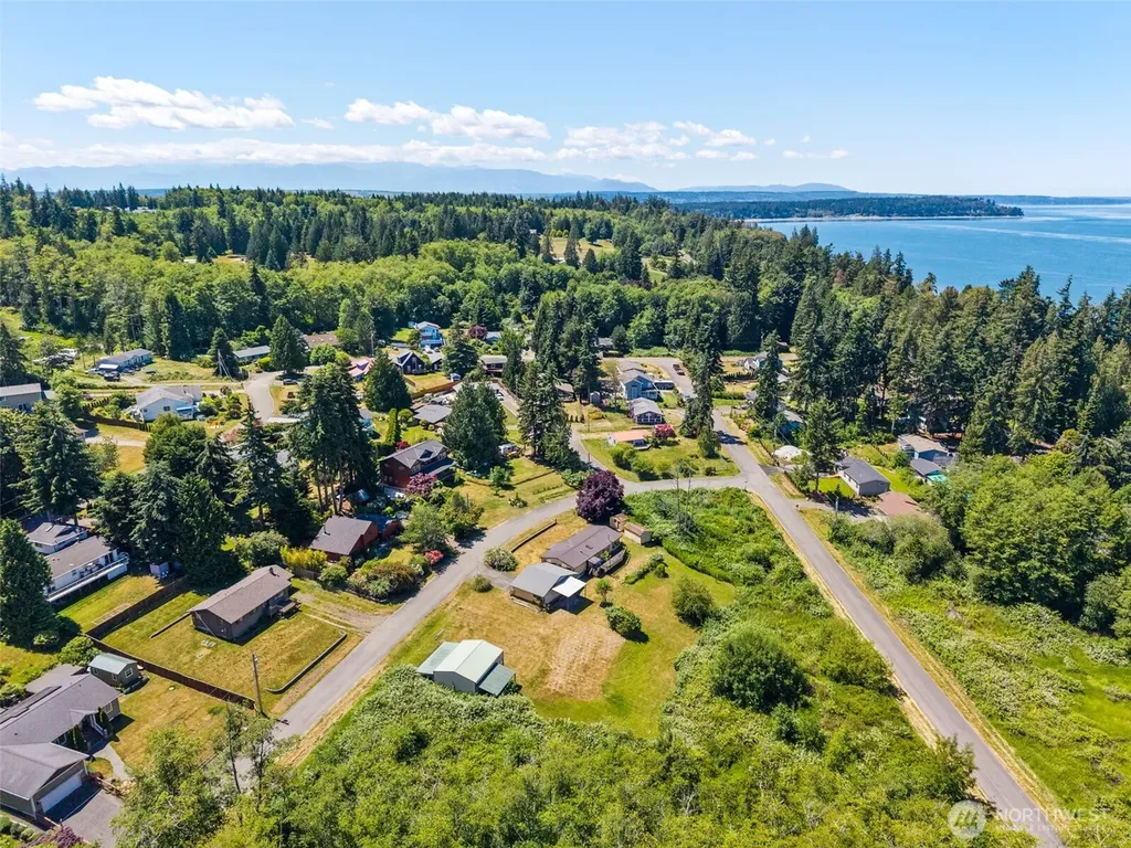 39058 Shoreview Drive NE Hansville WA 98340