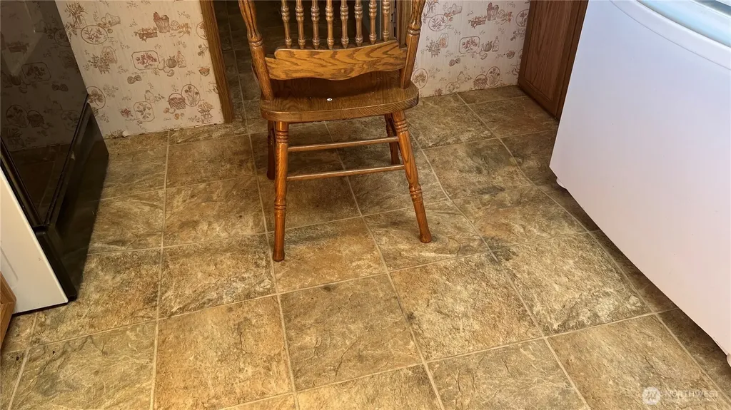 39058 Shoreview Drive NE Hansville WA 98340