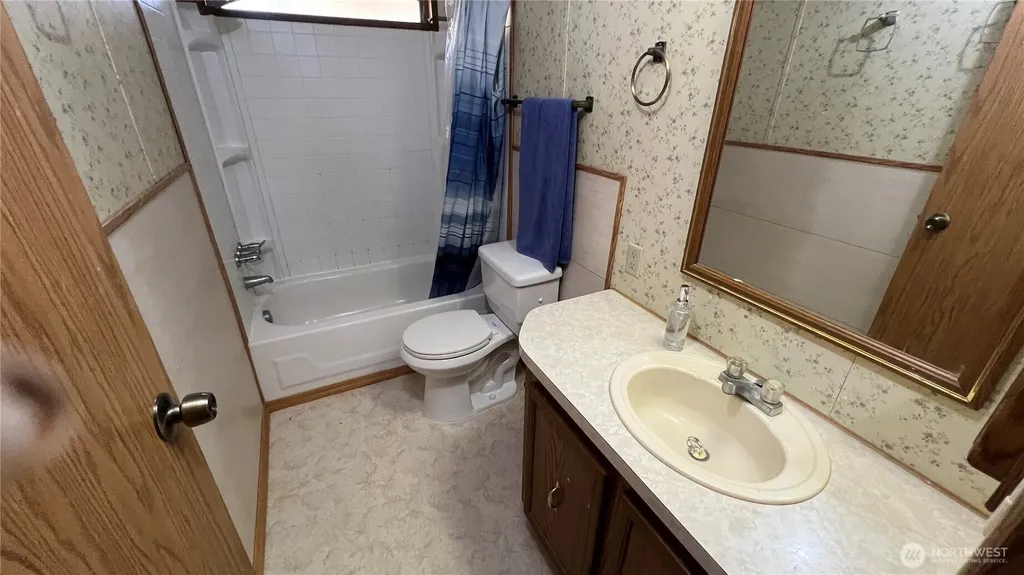 39058 Shoreview Drive NE Hansville WA 98340