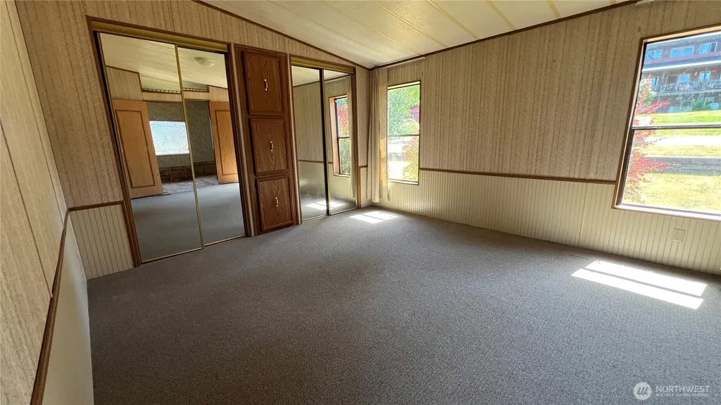 39058 Shoreview Drive NE Hansville WA 98340
