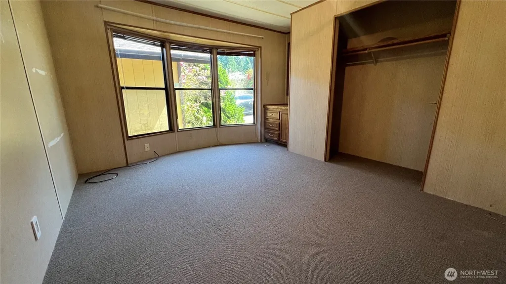 39058 Shoreview Drive NE Hansville WA 98340