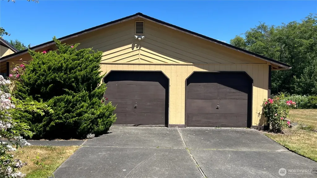 39058 Shoreview Drive NE Hansville WA 98340