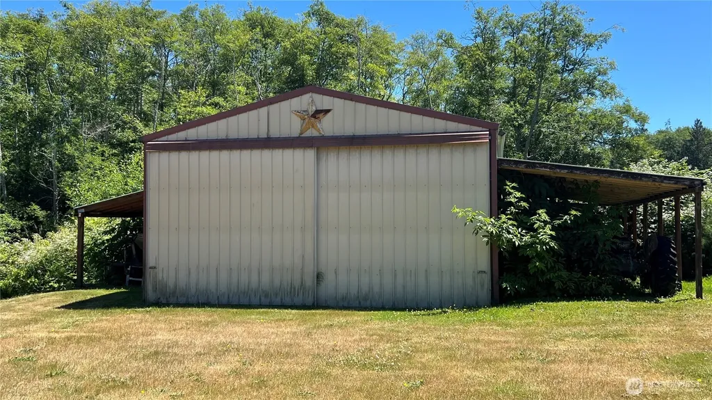 39058 Shoreview Drive NE Hansville WA 98340