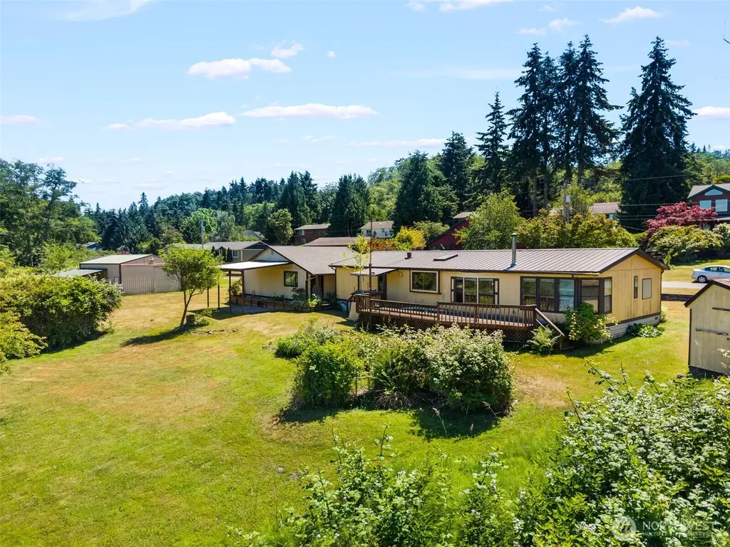 39058 Shoreview Drive NE Hansville WA 98340