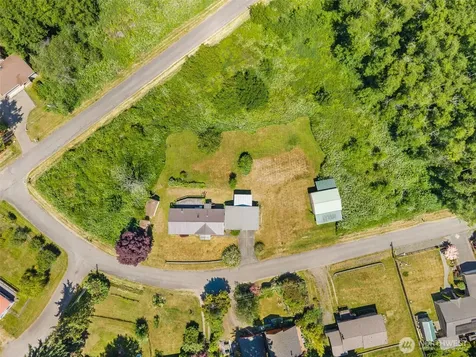 39058 Shoreview Drive NE Hansville WA 98340