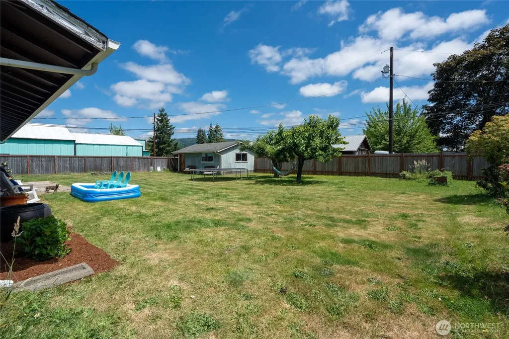205 Washington Ave S Eatonville WA 98328