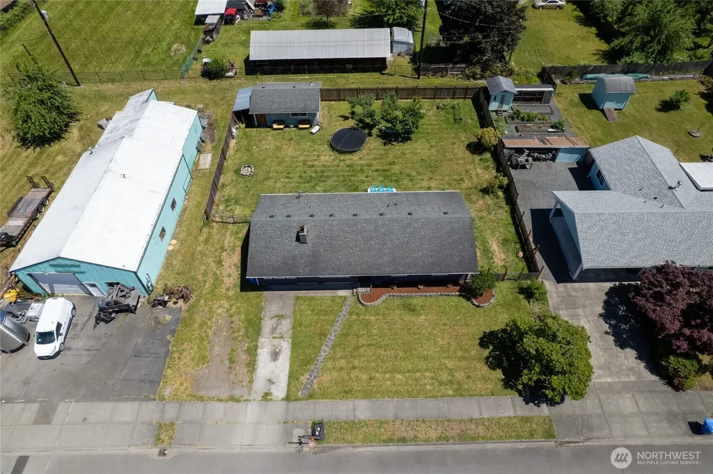 205 Washington Ave S Eatonville WA 98328