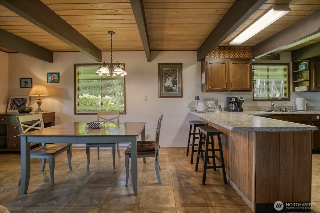 2782 State Route 109 Ocean Shores WA 98569