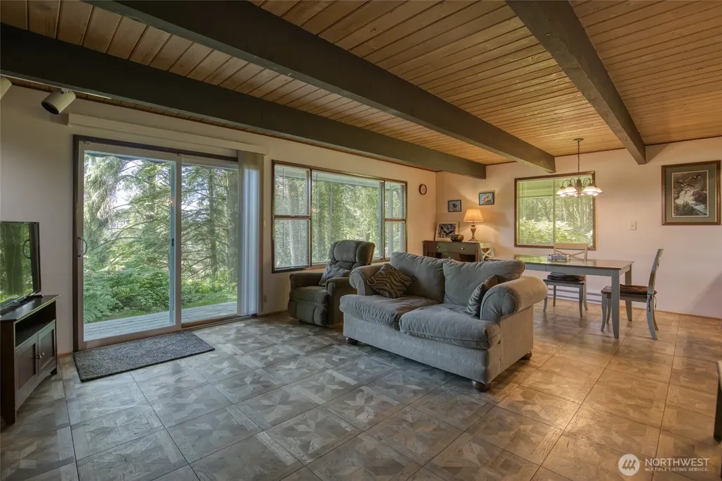 2782 State Route 109 Ocean Shores WA 98569