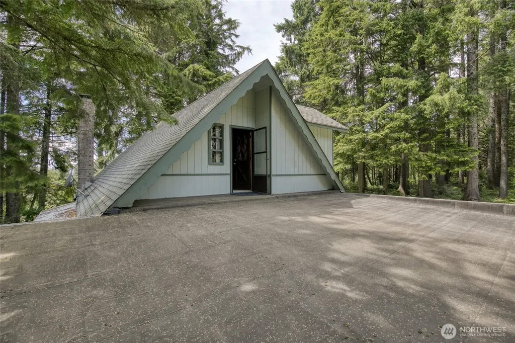 2782 State Route 109 Ocean Shores WA 98569