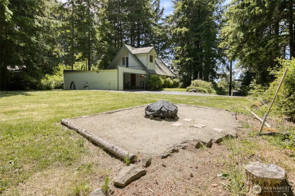 2782 State Route 109 Ocean Shores WA 98569