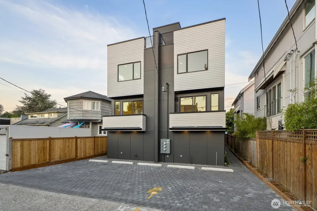 2769 59th Avenue SW Seattle WA 98116