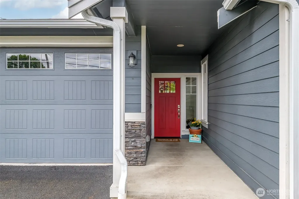 1502 12th Avenue SE Puyallup WA 98372