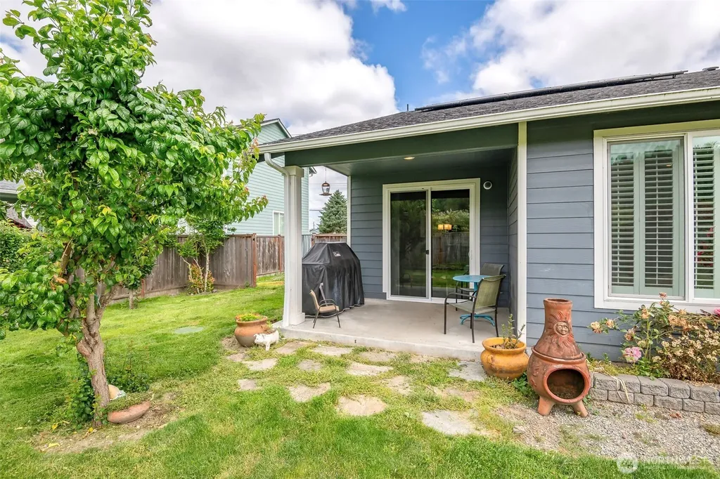 1502 12th Avenue SE Puyallup WA 98372