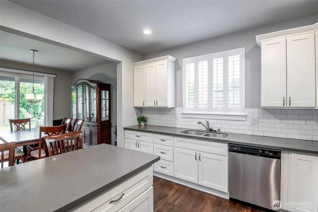 1502 12th Avenue SE Puyallup WA 98372