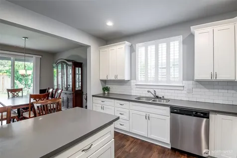 1502 12th Avenue SE Puyallup WA 98372