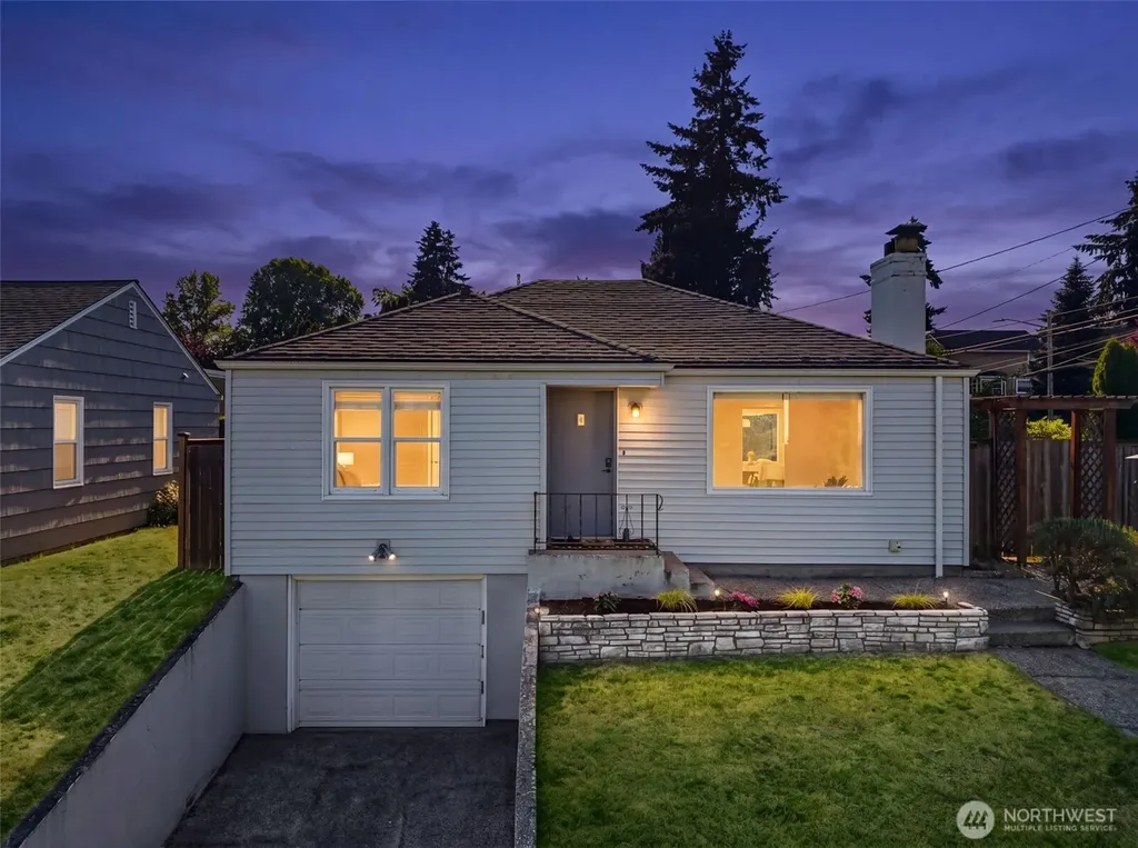 8257 Interlake Avenue N Seattle WA 98103