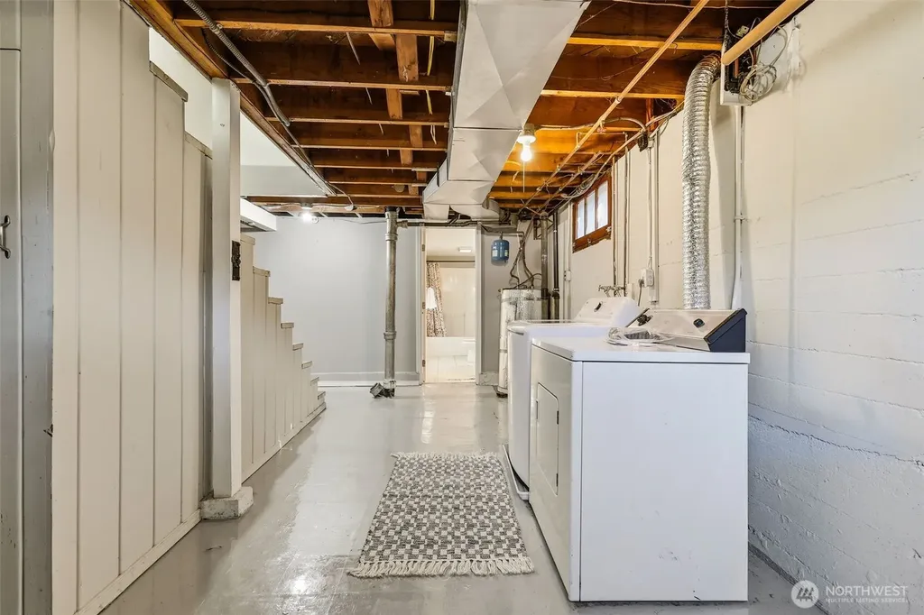 8257 Interlake Avenue N Seattle WA 98103