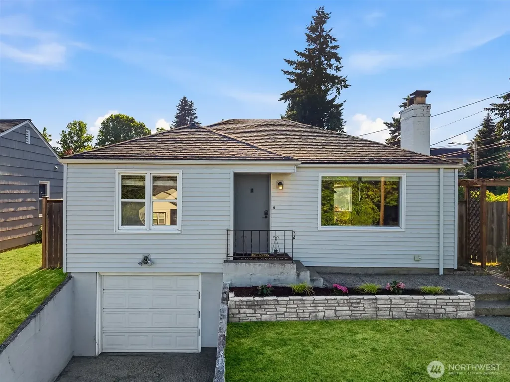 8257 Interlake Avenue N Seattle WA 98103