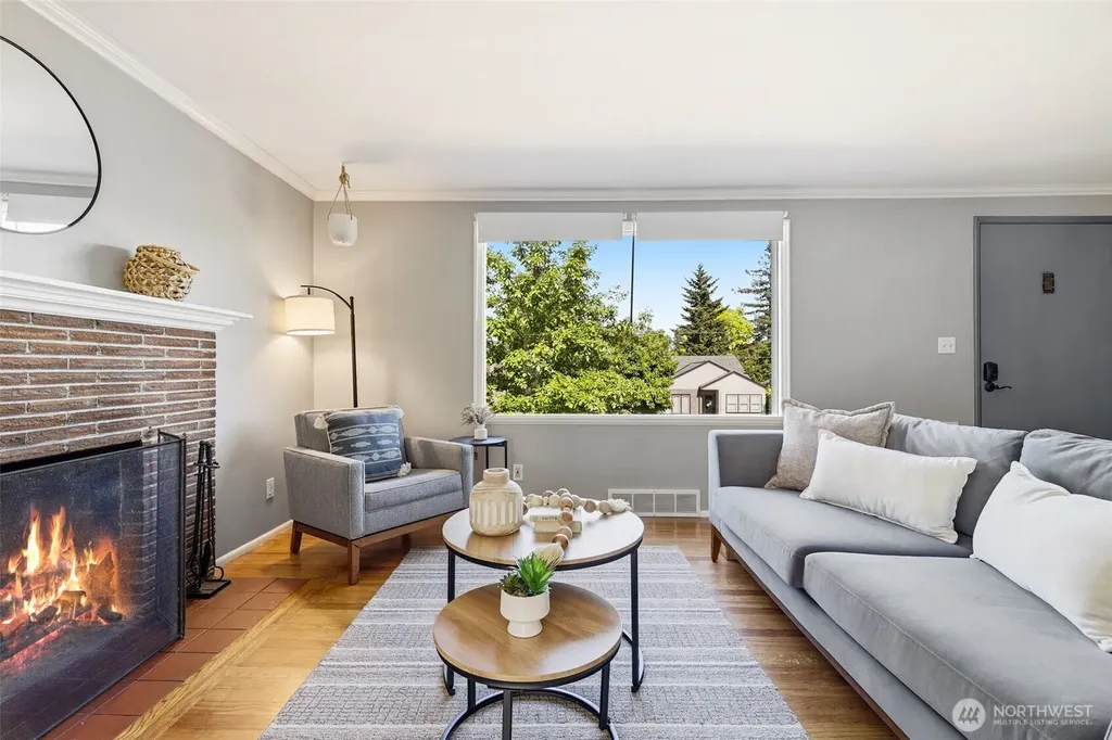 8257 Interlake Avenue N Seattle WA 98103