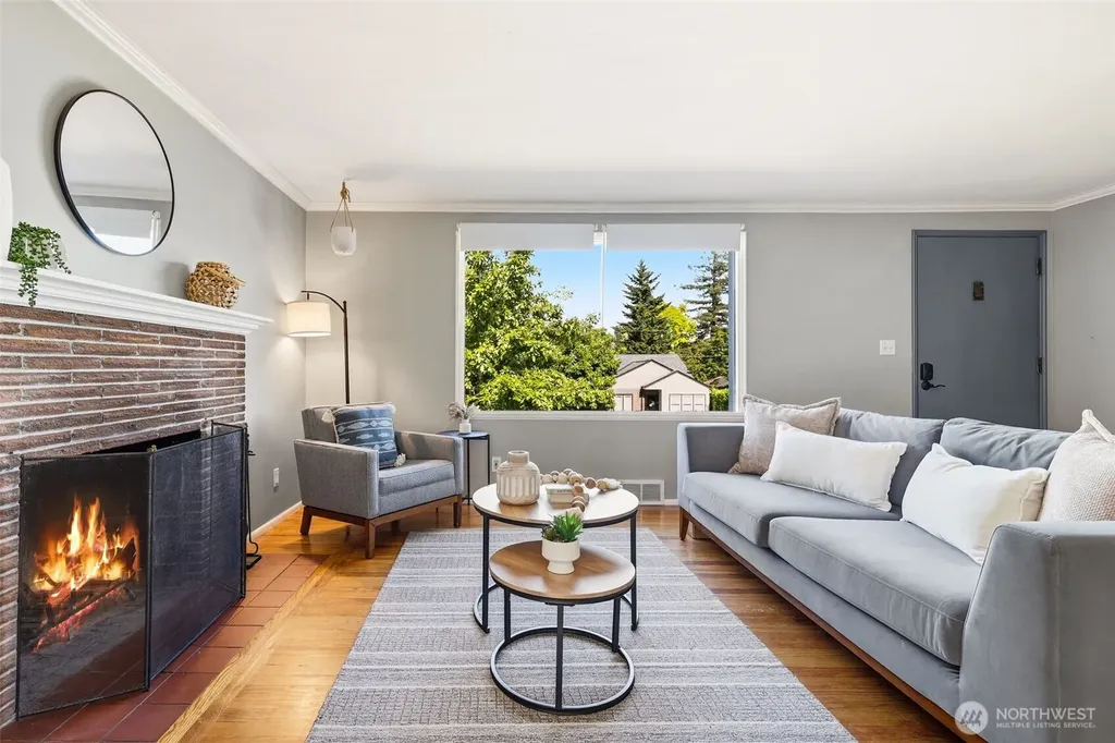 8257 Interlake Avenue N Seattle WA 98103
