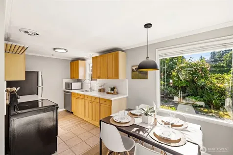 8257 Interlake Avenue N Seattle WA 98103