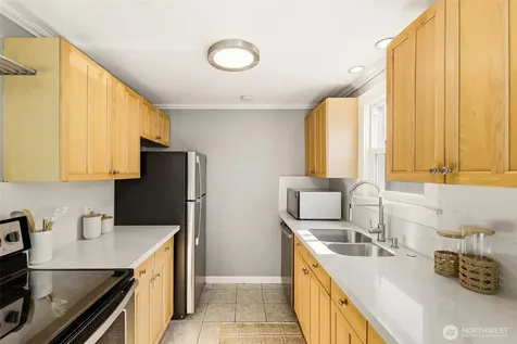 8257 Interlake Avenue N Seattle WA 98103