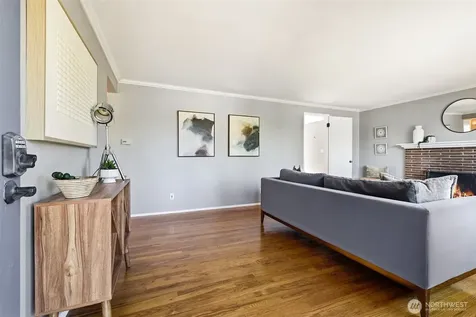 8257 Interlake Avenue N Seattle WA 98103