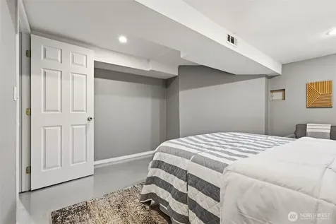 8257 Interlake Avenue N Seattle WA 98103