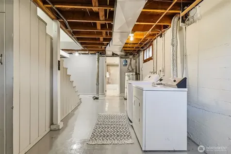 8257 Interlake Avenue N Seattle WA 98103
