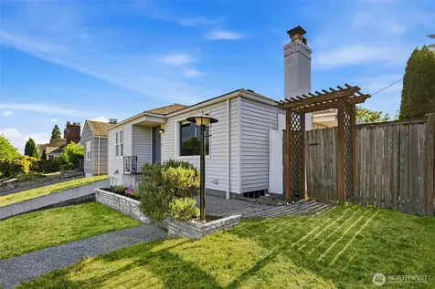 8257 Interlake Avenue N Seattle WA 98103