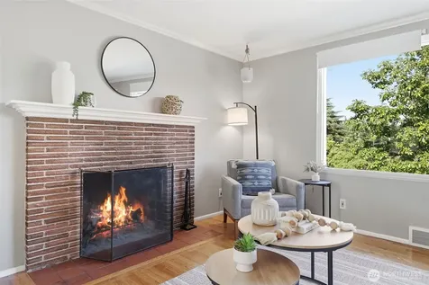 8257 Interlake Avenue N Seattle WA 98103