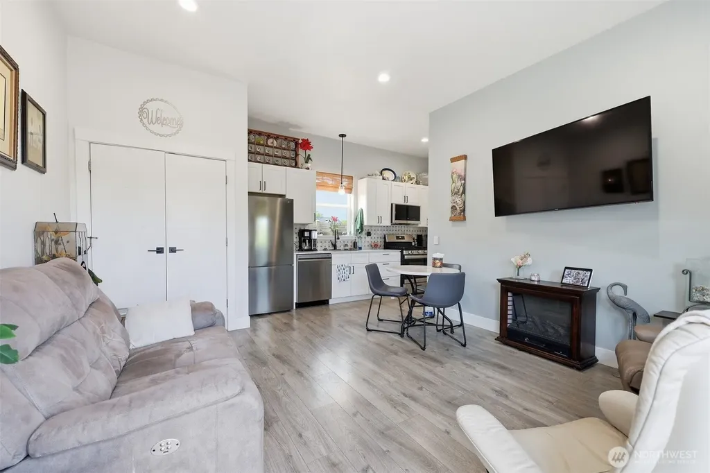 8808 Line Road Lynden WA 98264