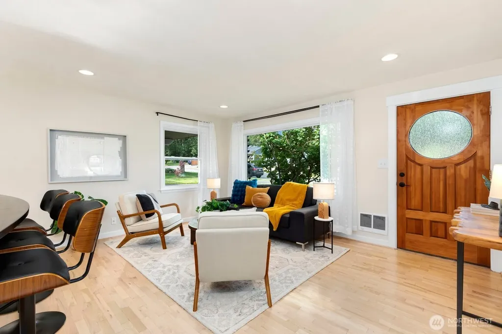 9348 32nd Avenue SW Seattle WA 98126