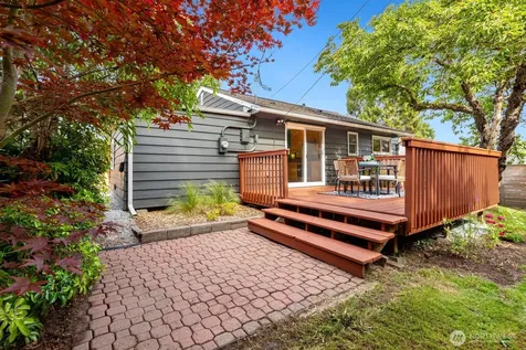9348 32nd Avenue SW Seattle WA 98126