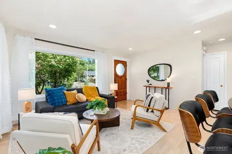 9348 32nd Avenue SW Seattle WA 98126