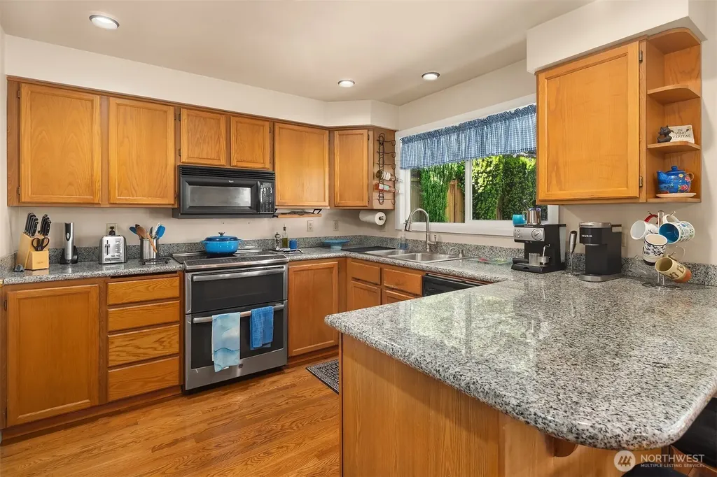 3121 206th Place SW Lynnwood WA 98036