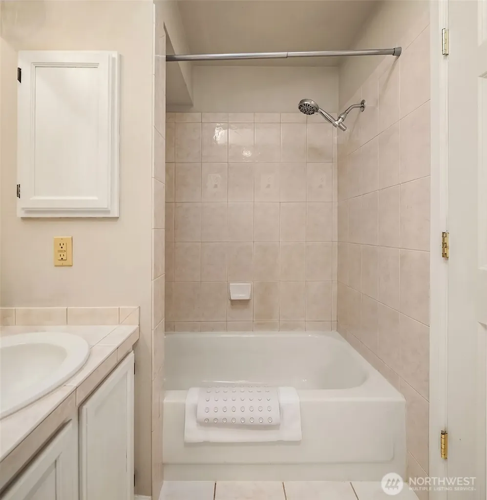 3121 206th Place SW Lynnwood WA 98036