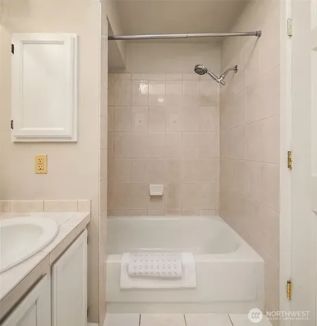 3121 206th Place SW Lynnwood WA 98036