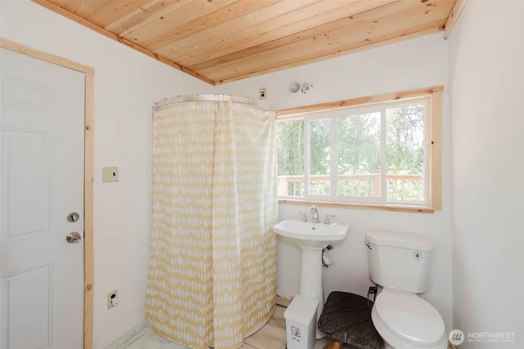 200 E Cove Drive Belfair WA 98528