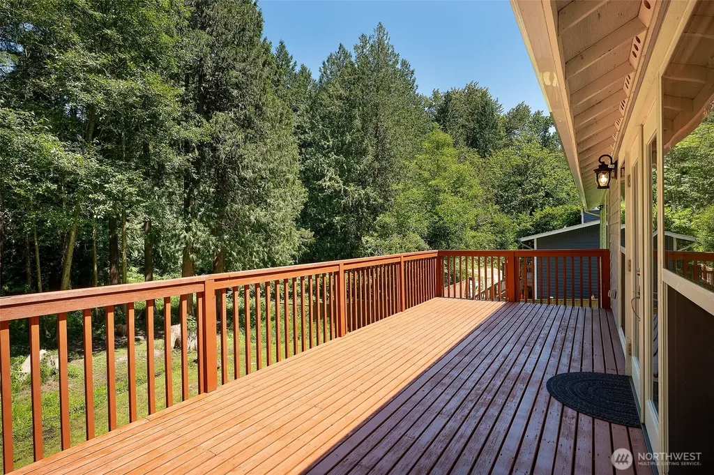 1226 NE Ballinger Place Shoreline WA 98155