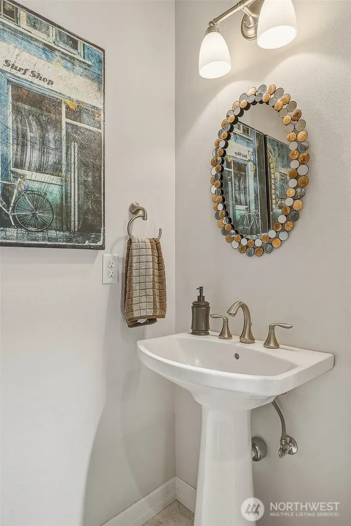 1226 NE Ballinger Place Shoreline WA 98155