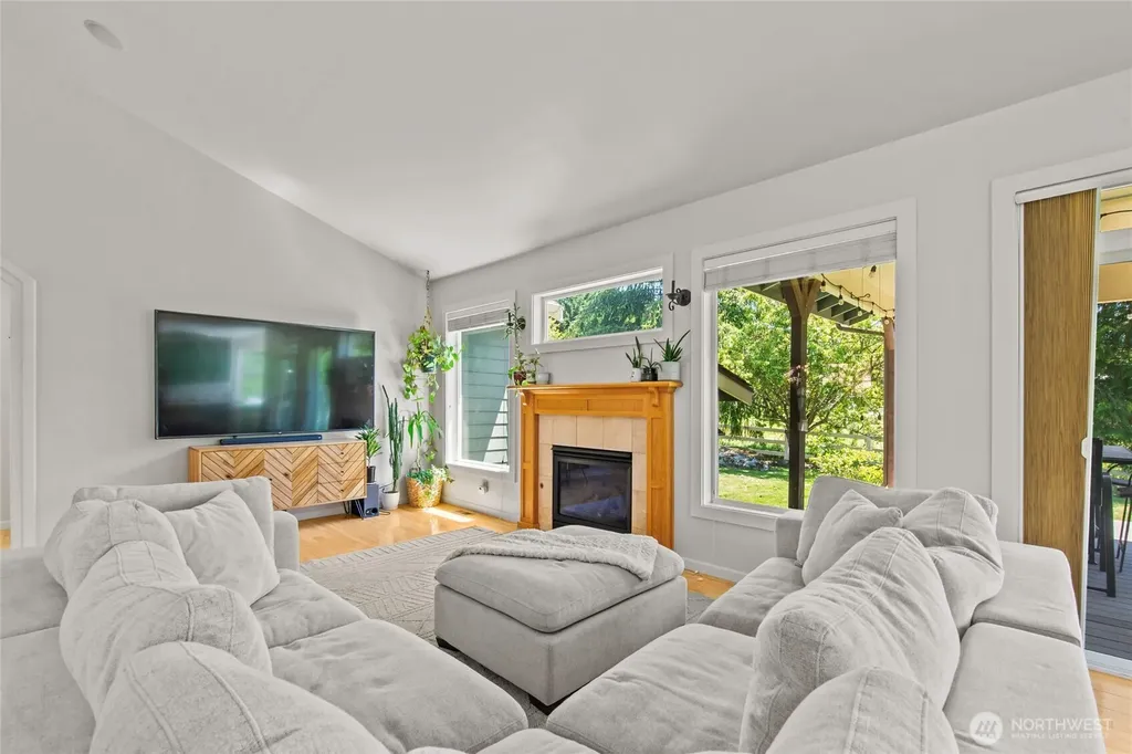 14623 66th Avenue E Puyallup WA 98375