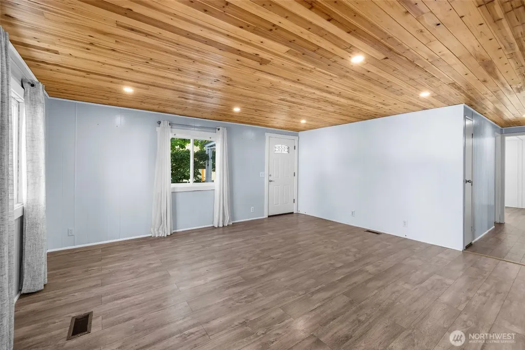 700 NW Crosby Avenue Oak Harbor WA 98277