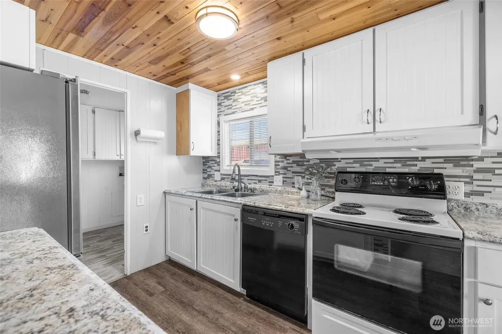 700 NW Crosby Avenue Oak Harbor WA 98277
