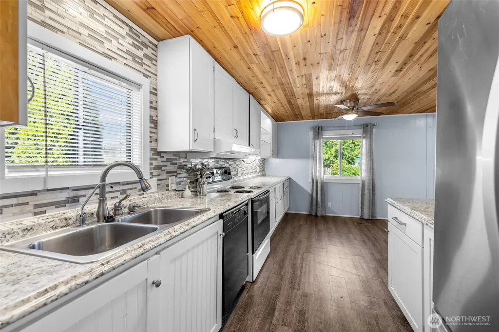 700 NW Crosby Avenue Oak Harbor WA 98277